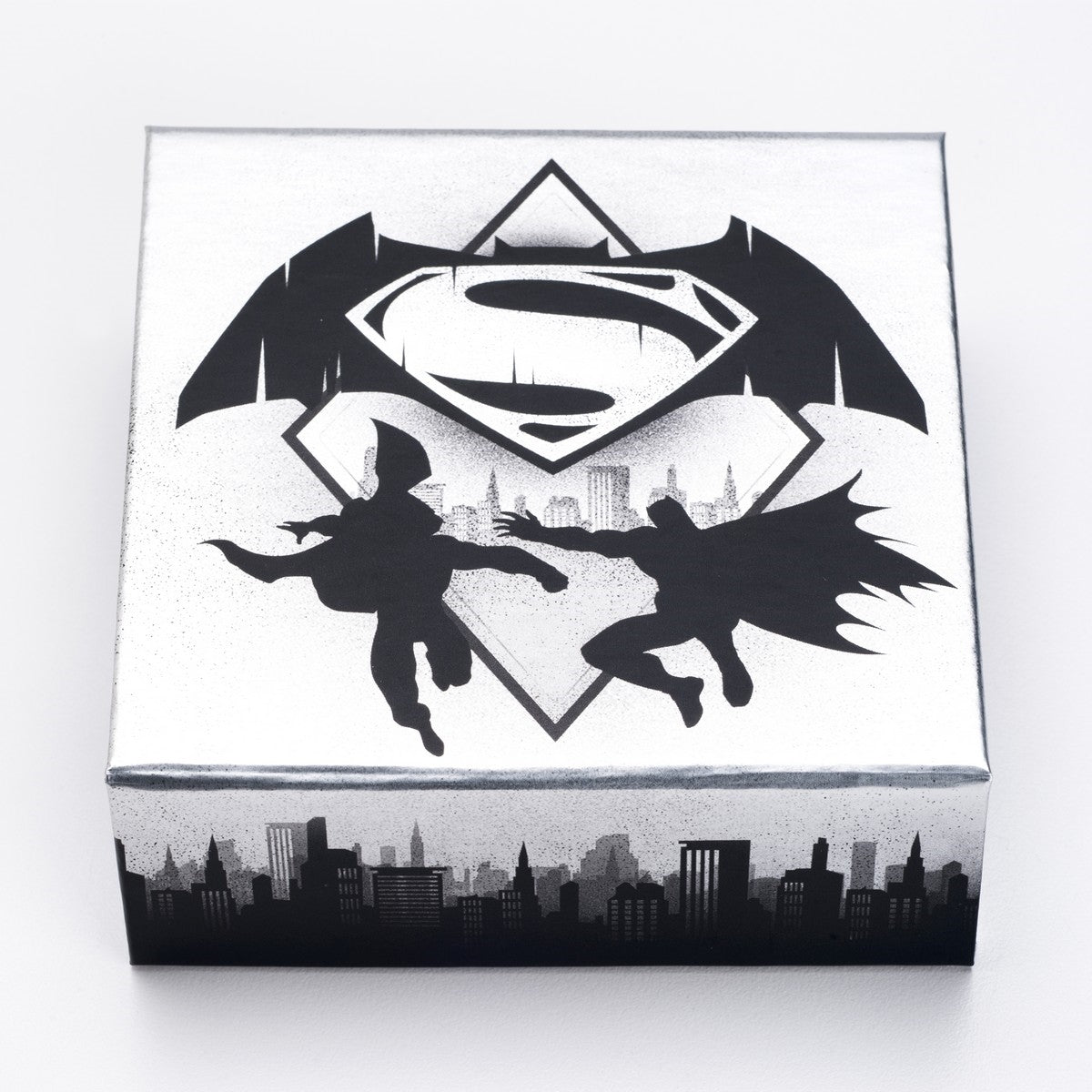 BATMAN V SUPERMAN: DAWN OF JUSTICE LOGO - $10 COIN-1/2 OZ FINE SILVER-2016