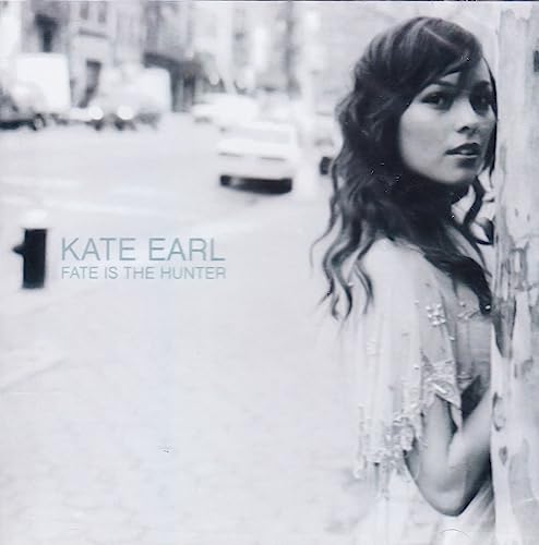 EARL, KATE - FATE IS THE HUNTER