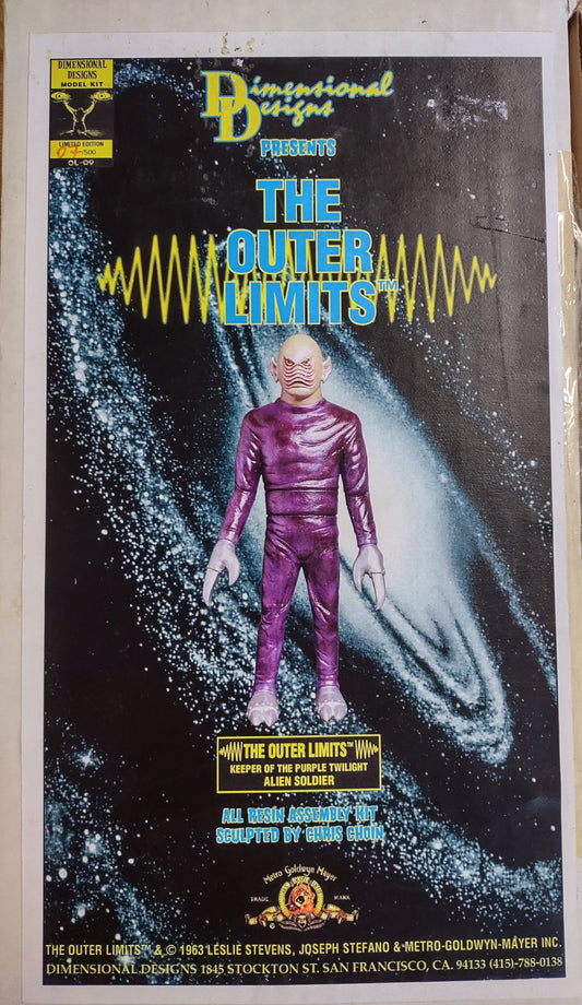OUTER LIMITS: KEEPER OF THE PURPLE TWILIGHT ALIEN SOLDIER (7/500) - MODEL KIT-DIMENSIONAL DESIGNS