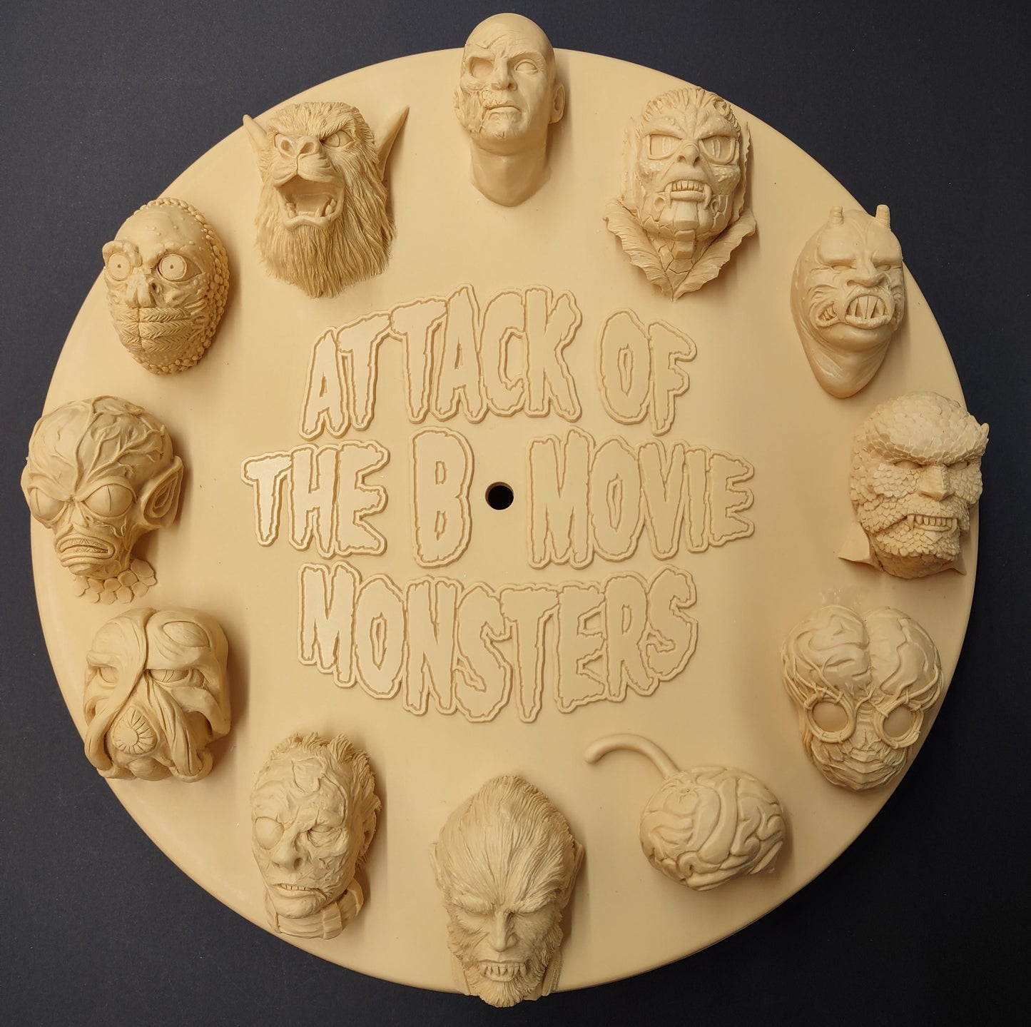 ATTACK OF THE B MOVIE MONSTERS CLOCK - MODEL KIT