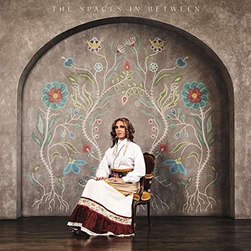 AMANDA RHEAUME - THE SPACES IN BETWEEN (CD)