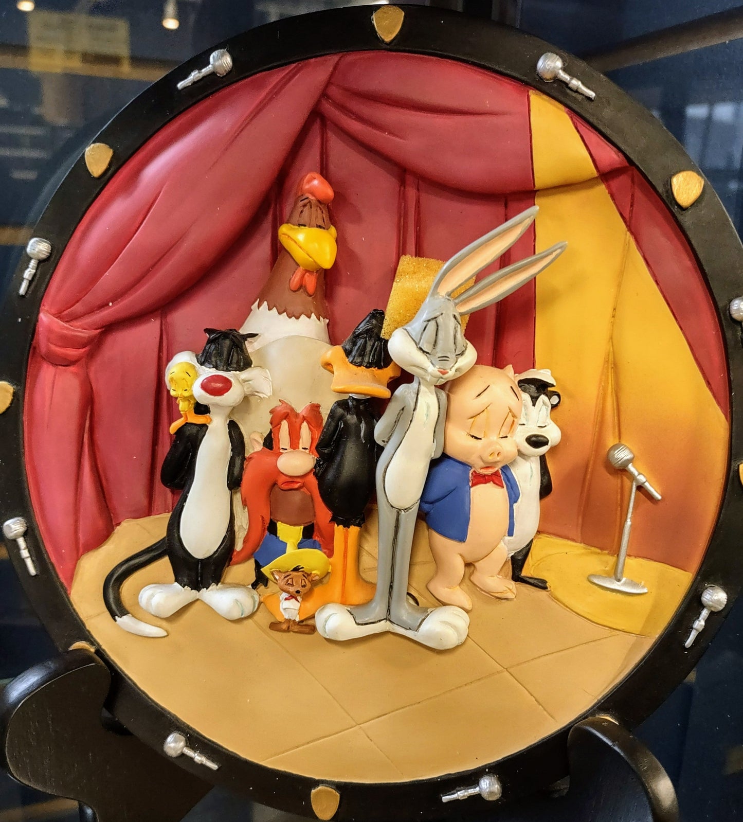LOONEY TUNES: SPEECHLESS - PLATE-IN THE 3RD DIMENSION-1997
